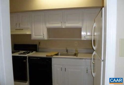 4-2422 Barracks Pl, CHARLOTTESVILLE, VA, 22901 | Card Image