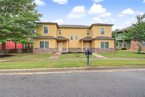 761 N Wordsworth Ln, Fayetteville, AR, 72704-5129 | Card Image