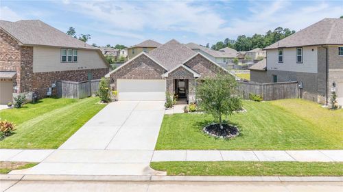 7045 Lauren Oak Dr, Conroe, TX, 77304-3275 | Card Image