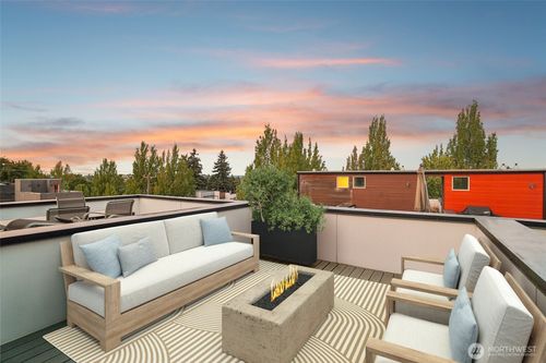 b-2207 15th Ave S, Seattle, WA, 98144-4366 | Card Image