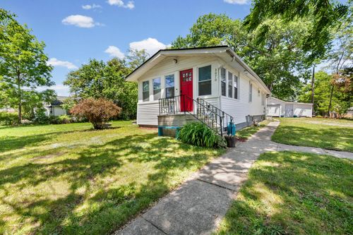 3070 Grove St, Keego Harbor, MI, 48320-1079 | Card Image