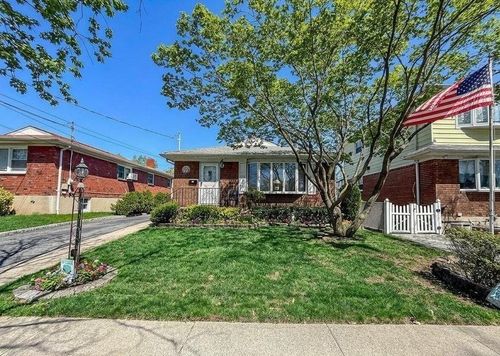 69 Reno Ave, Staten Island, NY, 10306-2819 | Card Image