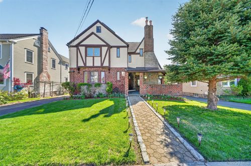 85 Wesley Ave, Port Chester, NY, 10573-2939 | Card Image