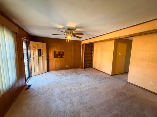 349 E Olive St, Enid, OK, 73701-1785 | Card Image