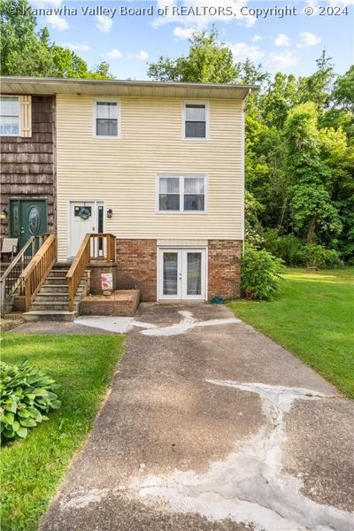 13 Geronimo Drive, House other with 3 bedrooms, 2 bathrooms and null parking in Saint Albans WV | Image 1