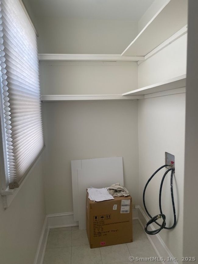 FL-2ND - 172 Beaver St, Home with 2 bedrooms, 1 bathrooms and 1 parking in Ansonia CT | Image 7