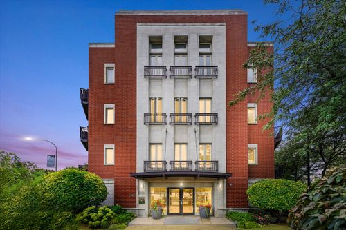 unit-206-1075 Roosevelt Rd, Chicago, IL, 60608-1666 | Card Image