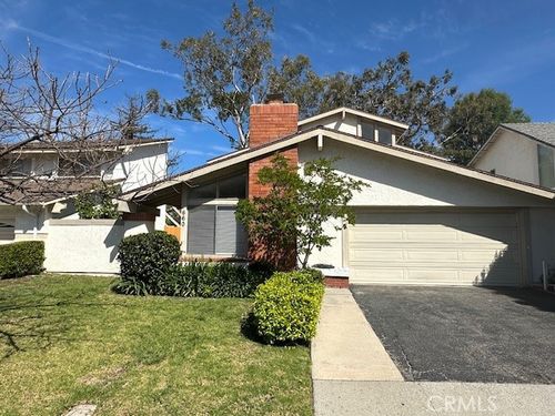 660 Martinique, Newbury Park, CA, 91320 | Card Image