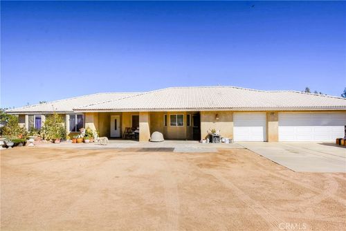 9331 Manada Rd, Phelan, CA, 92371-7226 | Card Image