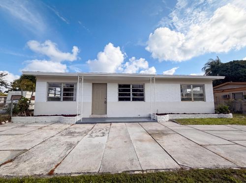 5921 Sw 41st St, West Park, FL, 33023-6104 | Card Image
