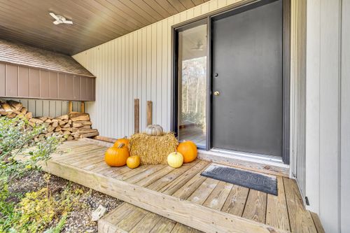 1 Northcrest Dr, North Granby, CT, 06060-1004 | Card Image