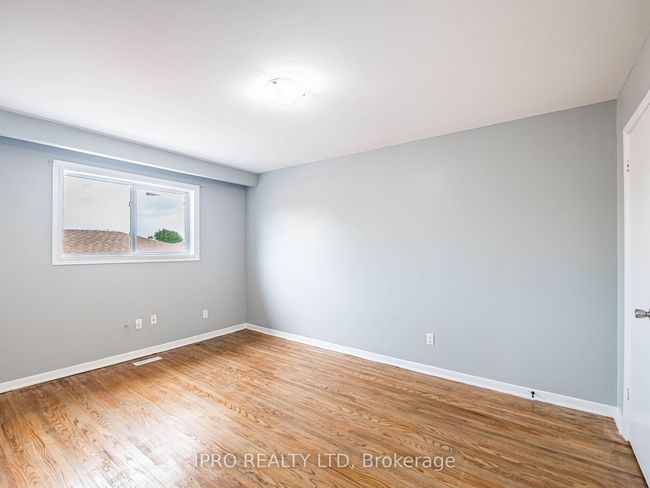 7458 Catalpa Rd, House attached with 6 bedrooms, 3 bathrooms and 4 parking in Mississauga ON | Image 15