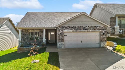 8084 Villa Valley Ln, Caseyville, IL, 62232-1147 | Card Image