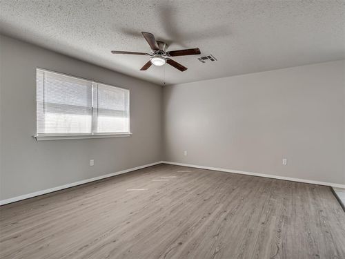 1525 Mcgregor Drive, Midwest City, OK, 73130 | Card Image