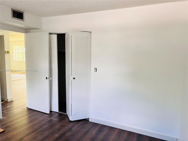 APT-106 - 6191 Sw 37 Th St, Condo with 2 bedrooms, 2 bathrooms and null parking in Davie FL | Image 6