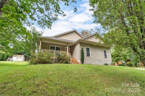 501 Orrs Camp Rd, Hendersonville, NC, 28792-2917 | Card Image