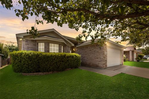 9961 Long Rifle Dr, Fort Worth, TX, 76108-4171 | Card Image