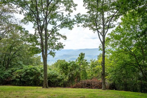504 Frontier Bluff Rd, Lookout Mountain, GA, 30750-4160 | Card Image