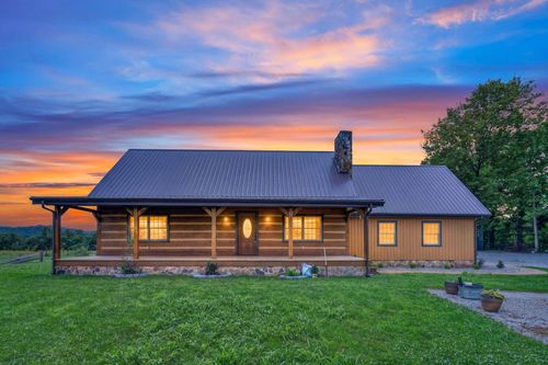 620 Oak Ln, Kingston, OH, 45644-9561 | Card Image