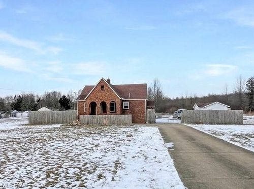 4242 Mccartney Rd, Lowellville, OH, 44436-9567 | Card Image