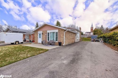 585 North St, Beaverton, ON, L0K1A0 | Card Image