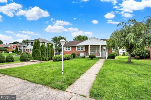 105 Virginia Ave, READING, PA, 19606-3642 | Card Image