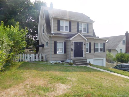 44 Chippewa Rd, Yonkers, NY, 10710-5141 | Card Image