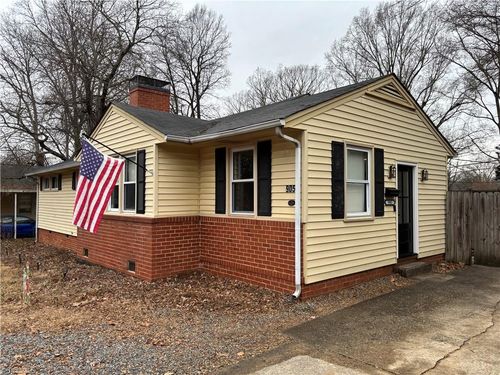 905 N Elam Ave, Greensboro, NC, 27408-6911 | Card Image
