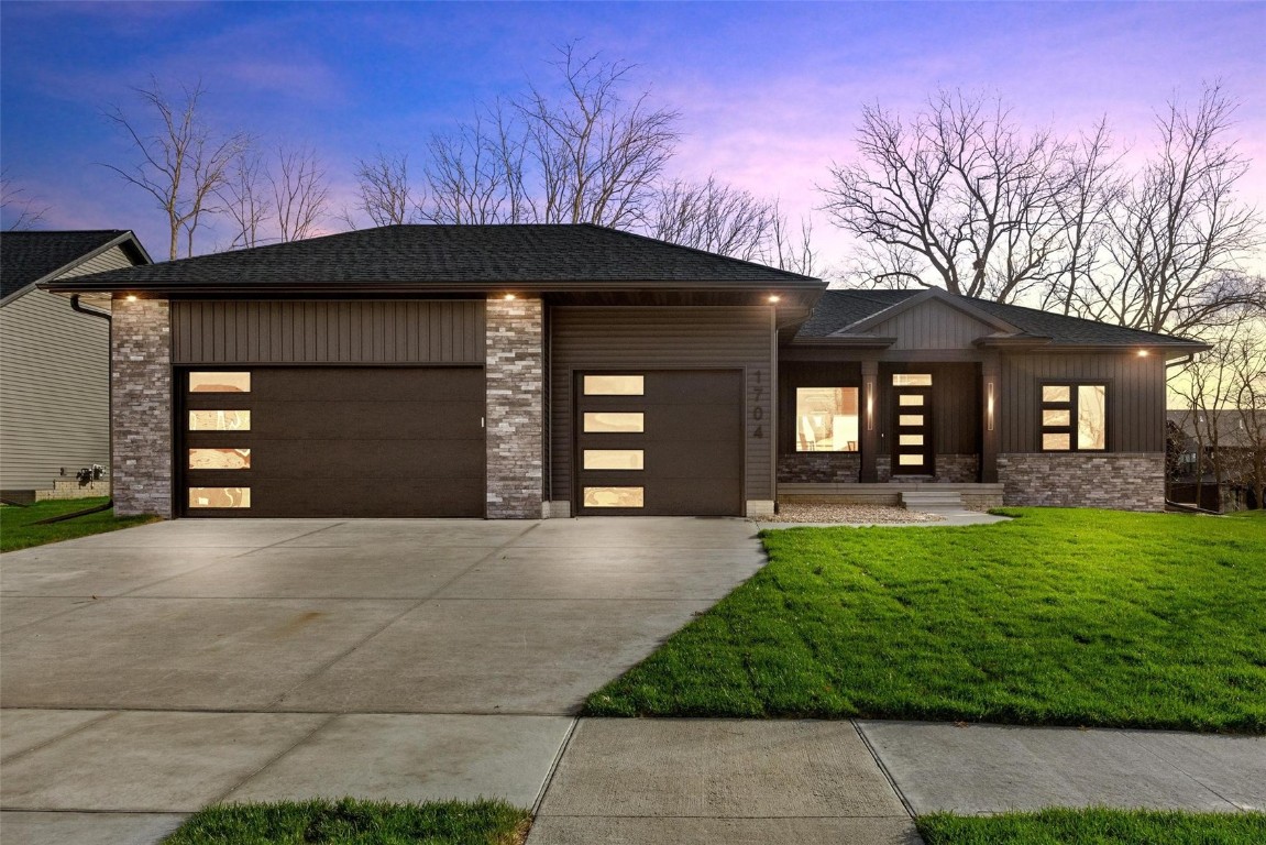 Croell Ave, Tiffin, IA 52340