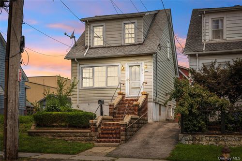 1519 Adee Ave, Bronx, NY, 10469-3203 | Card Image