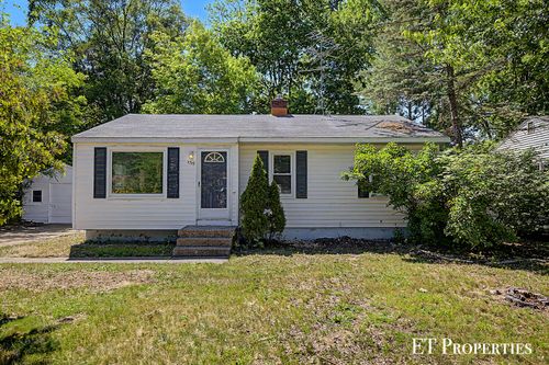 3739 Grape Ave Ne, Grand Rapids, MI, 49525-2467 | Card Image