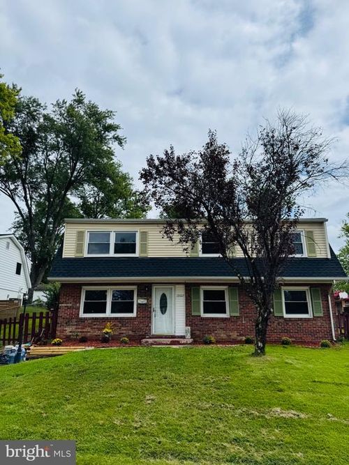 13107 Kumar Ct, WOODBRIDGE, VA, 22193-5244 | Card Image