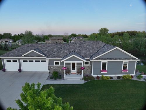 711 Meadow Ridge Lane, UNKNOWN, WI, 53073 | Card Image