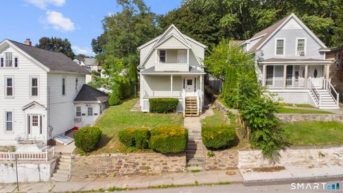 16 Oak St, Norwich, CT, 06360-5111 | Card Image