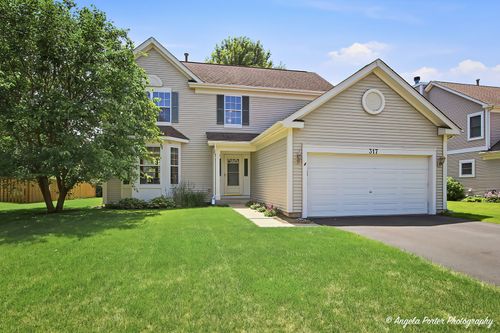 317 Talismon Dr, Crystal Lake, IL, 60012-3527 | Card Image