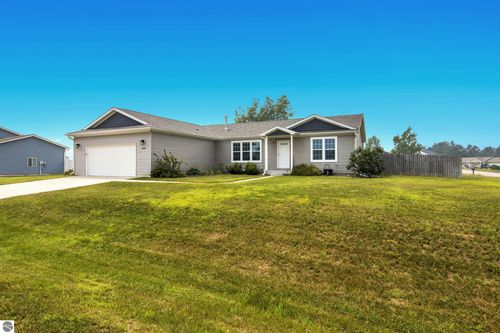 1995 Hansen Cir, Traverse City, MI, 49685-7451 | Card Image