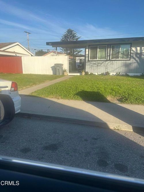 924 Piedmont St, Oxnard, CA, 93035-1538 | Card Image