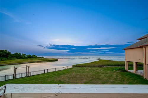 510 Surf Oaks Dr, Seabrook, TX, 77586-1822 | Card Image