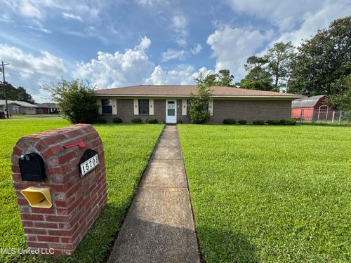 15708 Orleans Dr, Biloxi, MS, 39532-4038 | Card Image