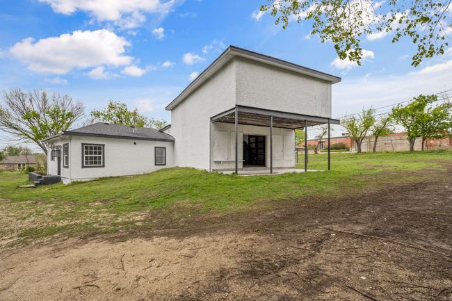 Entry to Barn | Image 32