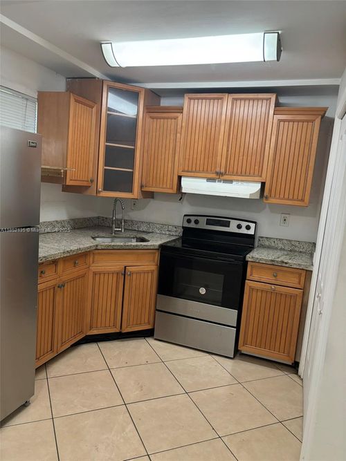 apt-106-2415 Lincoln St, Hollywood, FL, 33020-3948 | Card Image