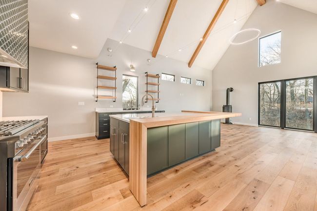 N53W34235 Road Q, House other with 4 bedrooms, 3 bathrooms and null parking in Okauchee WI | Image 21
