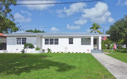 296 Navajo St, Miami Springs, FL, 33166-5121 | Card Image