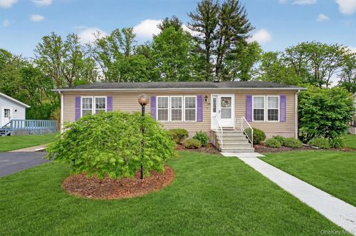 32 Second Dr, Hyde Park, NY, 12538-3703 | Card Image