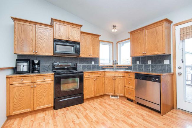 376 Lancaster Drive, Home with 3 bedrooms, 2 bathrooms and 2 parking in Red Deer AB | Image 9