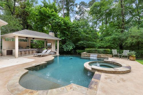 82 E Bracebridge Cir, The Woodlands, TX, 77382-2542 | Card Image