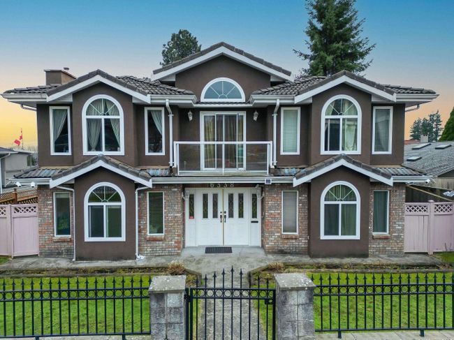 6338 Neville Street, House other with 8 bedrooms, 6 bathrooms and 3 parking in Burnaby BC | Image 1
