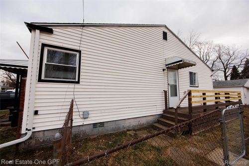 11304 Jackson Ave, Warren, MI, 48089-3030 | Card Image