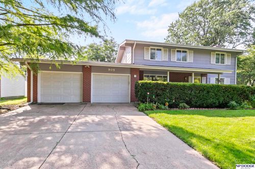 905 Sycamore Dr, Lincoln, NE, 68510-4218 | Card Image