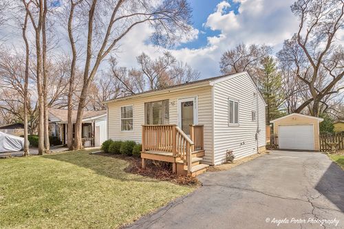 8411 Dorr Rd, Wonder Lake, IL, 60097-8886 | Card Image